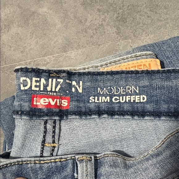 Levi’s • Modern Slim Cuffed Jeans - Picture 4 of 8